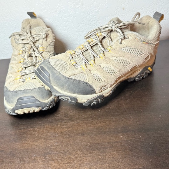 Merrell Tan and Gray Athletic Shoes Durable Outdoor Performance - Picture 1 of 8
